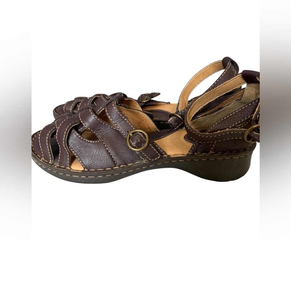 Leather Born Fisherman Sandals  brown size 10 ( 42 M/W) W6473 A7
